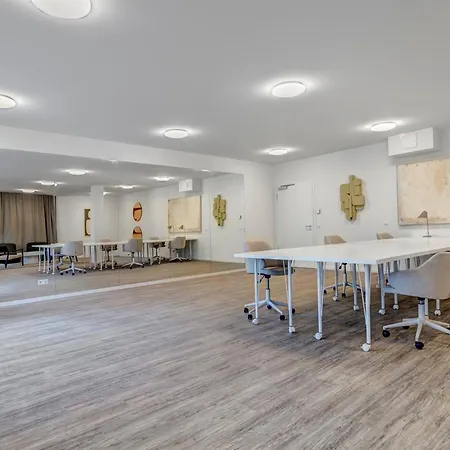 A12 - Zwei Baeder, Balkon & Nutzung Der Gemeinschaftsraeume Im 